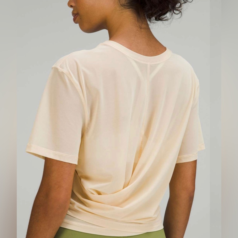 NWT Lululemon NWT Lululemon Lightweight Mesh Reversible Yoga T-Shirt Prosec Sz 2